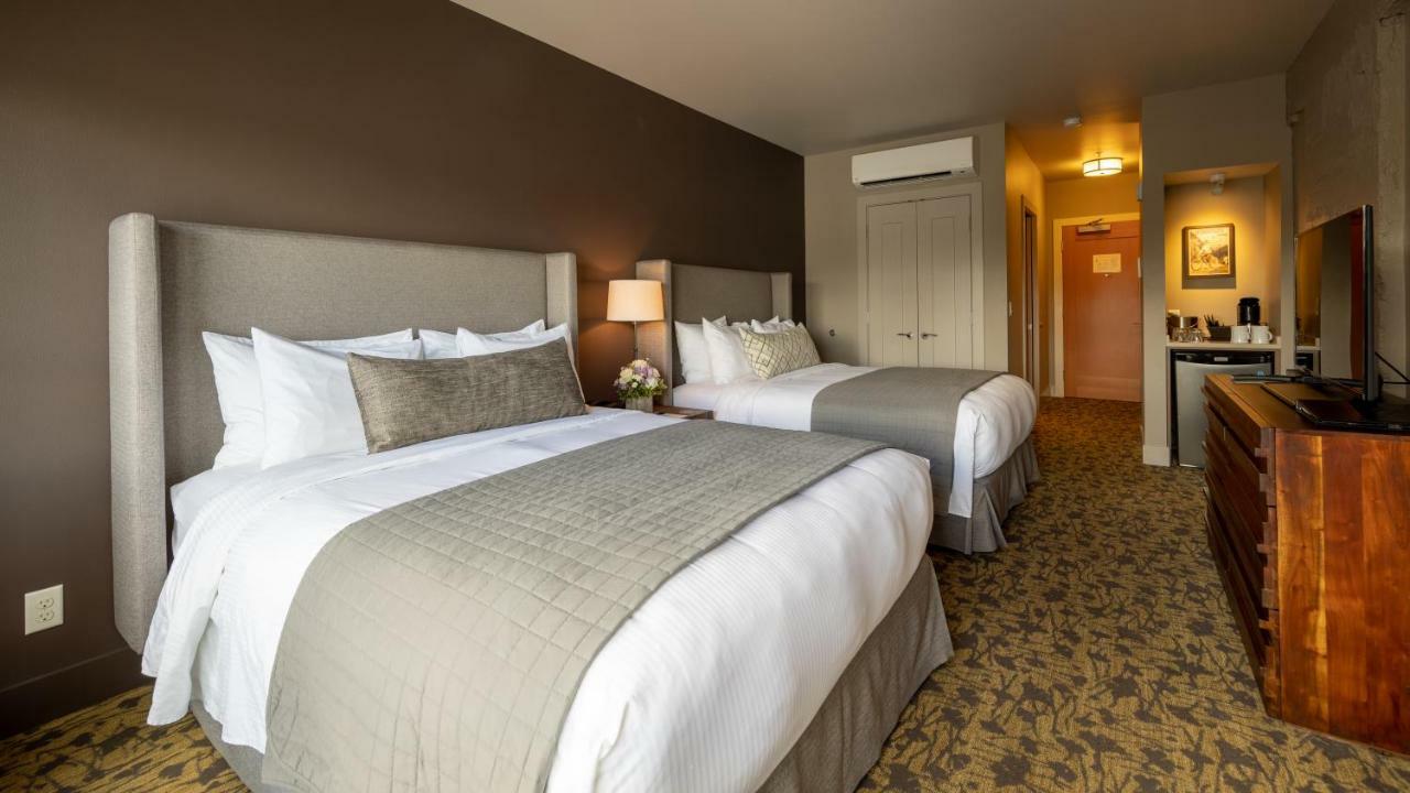 Inn At Lynden Екстериор снимка